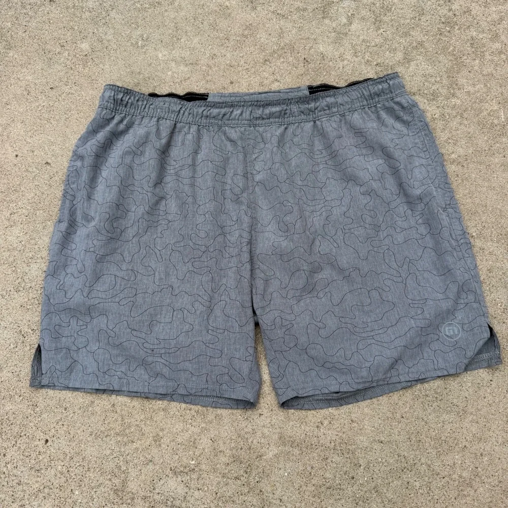 TRAVISMATHEW | Mens Active Performance Shorts XL Grey Topo Print Athleisure - Picture 1 of 8